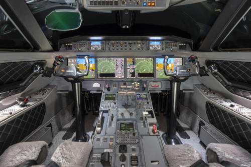 View of the Gulfstream G650ER cockpit from behind