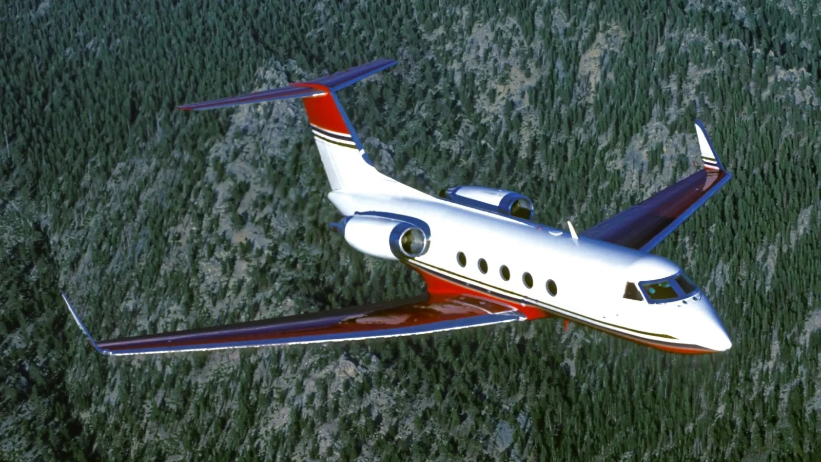 gulfstream-iii flying in the skies