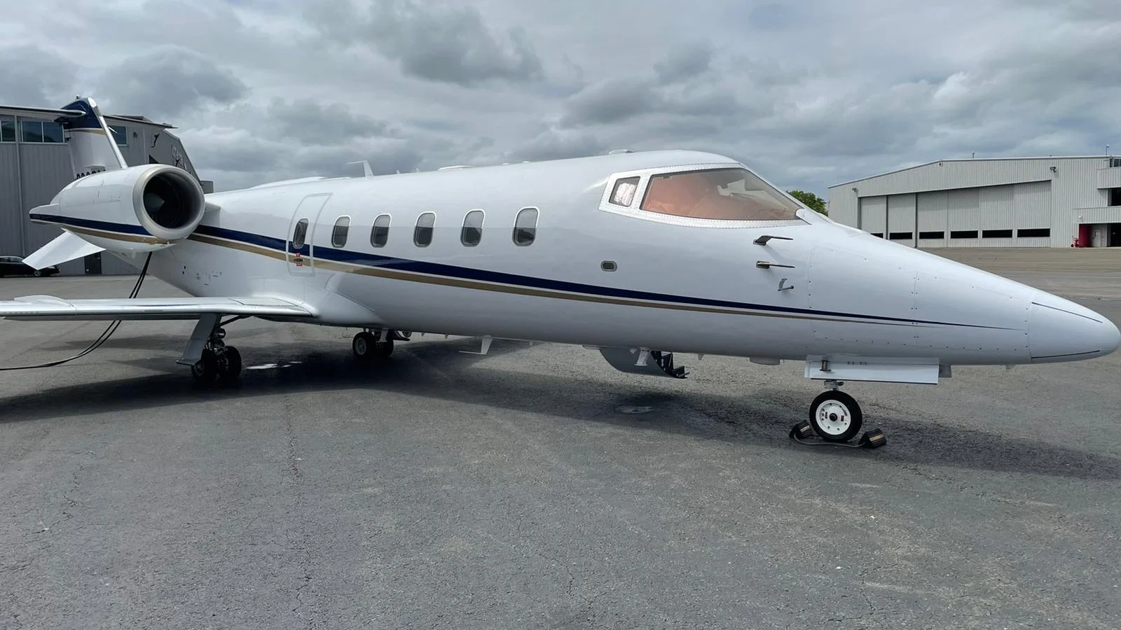 bombardier-learjet-60